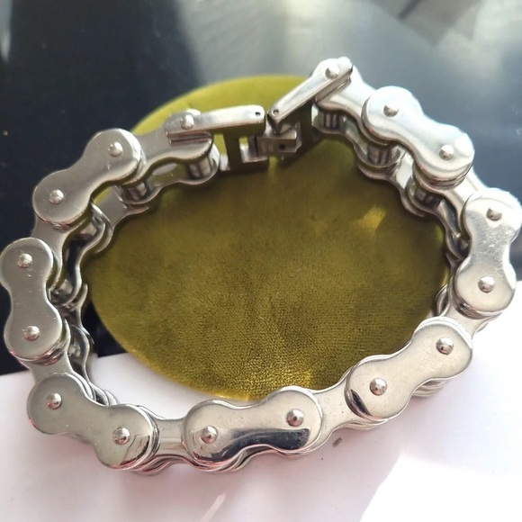MENS HEAVY STAINLESS STEEL BICYCLE CHAIN BRACELET FOLD OVER CLASP CLOSURE - Picture 4 of 4